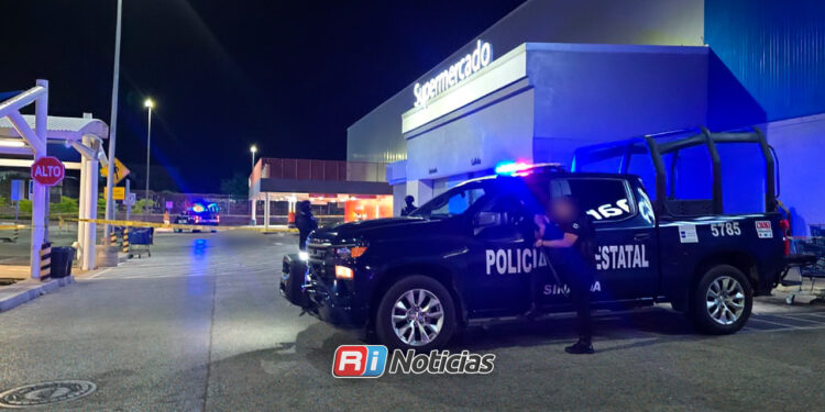 Ataque armado en estacionamiento de Walmart La Conquista deja un hombre sin vida y una mujer lesionada