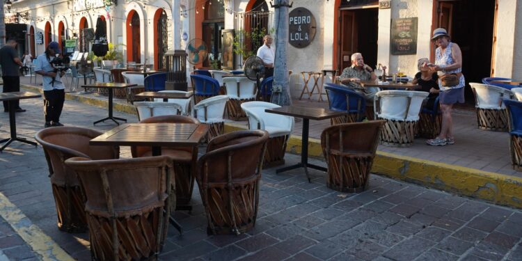 Fin de semana registra aún baja afluencia en restaurantes de Mazatlán y la zona rural