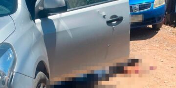 Asesinan a un hombre a balazos dentro de un vehículo en la colonia El Mirador, en Culiacán