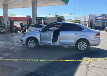 Privan de la libertad a conductor en gasolinera de la colonia Lázaro Cárdenas, Culiacán