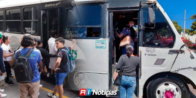Exceso de pasajeros encabeza lista de infracciones en el transporte de Mazatlán