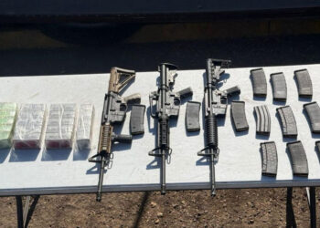 Aseguran en Culiacán, armas, cargadores y cartuchos.