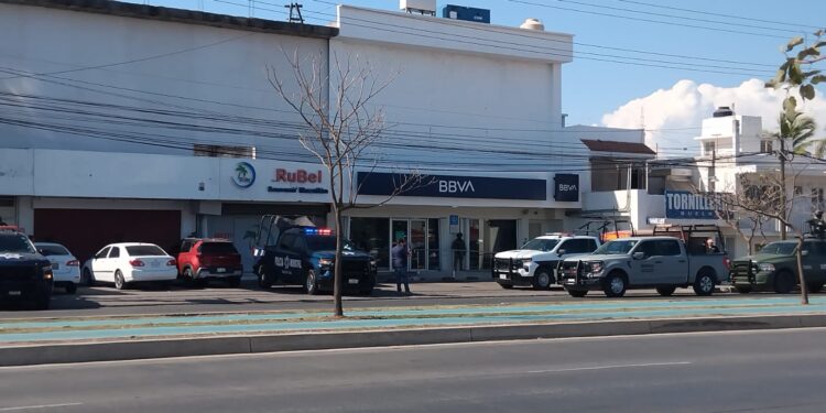 Asaltan Bancomer de la Rafael Buelna en Mazatlán