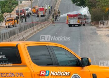 Se incendia pipa cargada de gas en la salida sur de Mazatlán