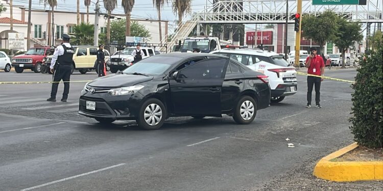 Balean a elemento de Tránsito Municipal mientras circulaba por el sector Country del Río en Culiacán