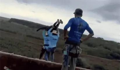 VIDEO: Joven muere tras ser lanzada al vacío de una altura de 40 metros