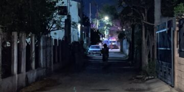 Un hombre identificado como Jesús Lorenzo, de 62 años, fue asesinado a balazos la noche del lunes en la comisaría de Bellavista.