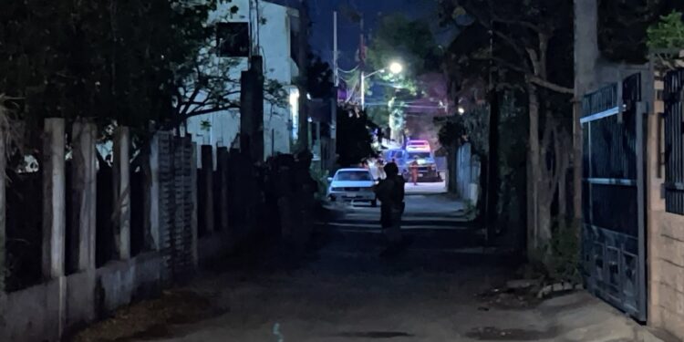 Un hombre identificado como Jesús Lorenzo, de 62 años, fue asesinado a balazos la noche del lunes en la comisaría de Bellavista.
