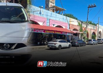 Peritos de la FGE localizan vehículo presuntamente utilizado en asesinato de mujer en Mazatlán