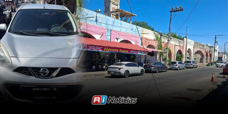 Peritos de la FGE localizan vehículo presuntamente utilizado en asesinato de mujer en Mazatlán