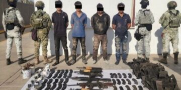 Detienen a cuatro personas armadas y aseguran arsenal en operativo en Navolato