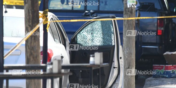 Asesinan a balazos a una mujer en la Av. Miguel Alemán en Mazatlán