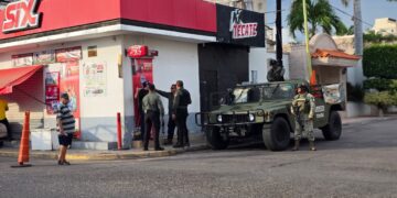 Atacan a tiros a joven dentro de un expendio en el sector Rincón de Humaya
