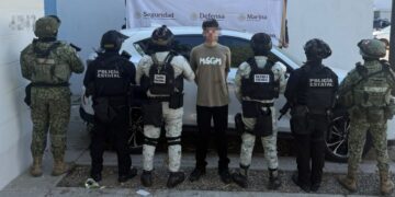 Detienen a un hombre y decomisan armas tras operativo federal en privada de Los Ángeles, Culiacán