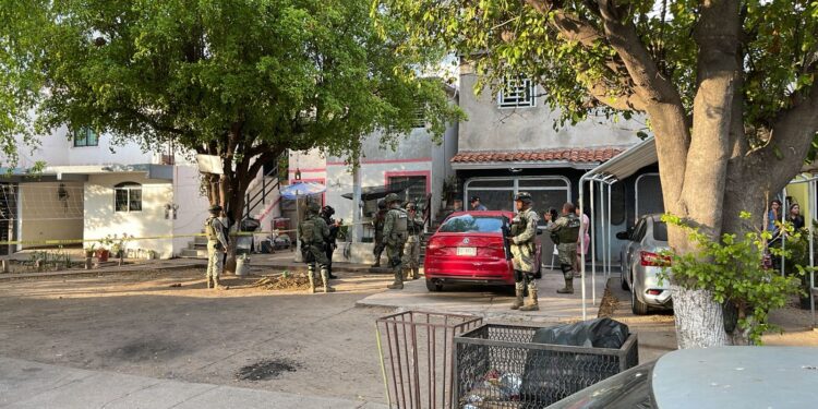 Asesinan a madre, su hijo y un hombre dentro de una vivienda en Infonavit Solidaridad, Culiacán