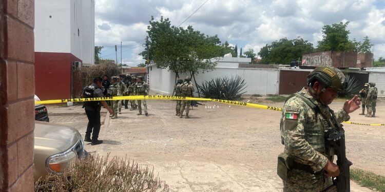 Ejecutan a balazos a un hombre en andador del Infonavit Humaya, al norte de Culiacán