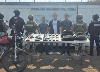 Detienen con arsenal a tres hombres, entre ellos un menor de edad en Culiacán
