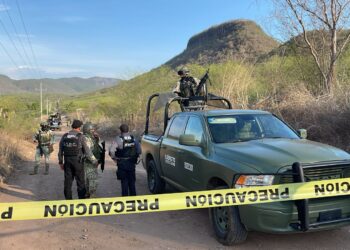 Hallan a un hombre asesinado a balazos en un camino de terracería al oriente de Culiacán