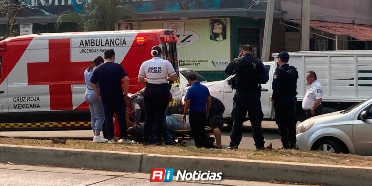 Accidente vial en avenida Munich deja una motociclista lesionada