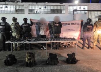 Un arsenal asegurado, drogas y dos detenidos: El resultado que dejó la agresión contra Estatales en Mazatlán