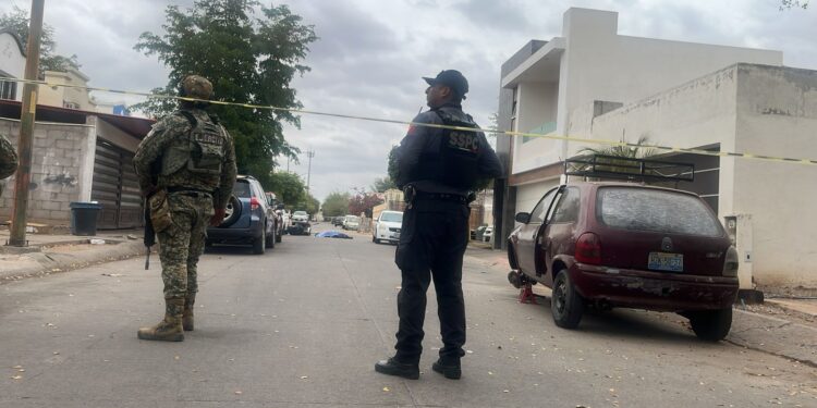 Ataque armado deja dos hombres sin vida en Urbi Villa del Cedro