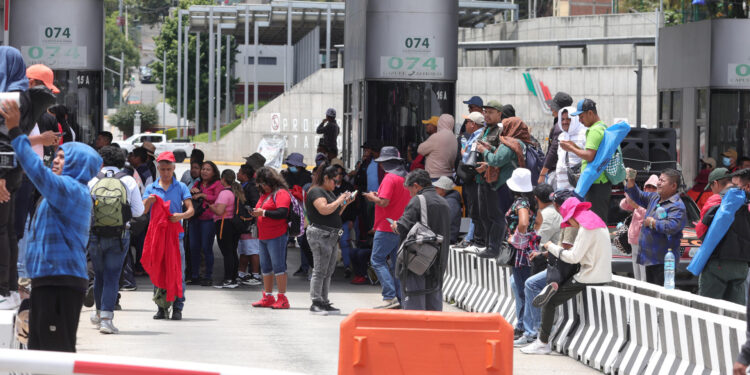 Paro de la CNTE mantiene sin clases a más de 1.4 millones de estudiantes en seis estados