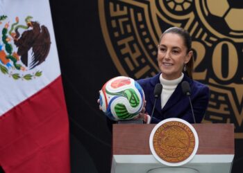 Sheinbaum envía mensaje al Tri; joven mexicana protagonizará inicio del Mundial