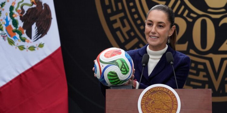 Sheinbaum envía mensaje al Tri; joven mexicana protagonizará inicio del Mundial