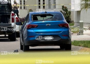 Localizan auto con impactos de bala en Real del Valle, en Mazatlán