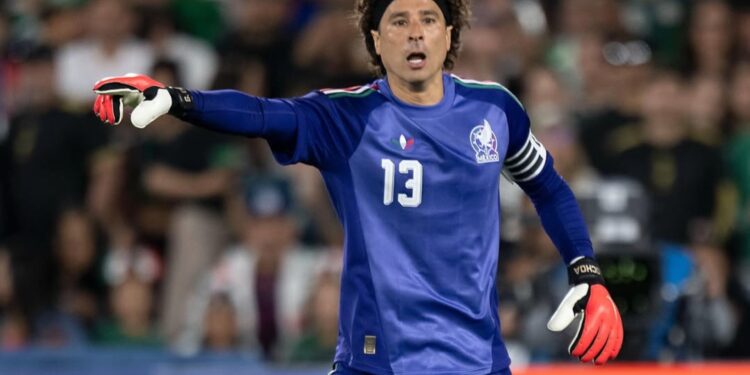 Guillermo Ochoa hace historia: Se une a Messi y Cristiano Ronaldo con seis convocatorias mundialistas