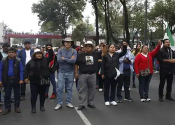 CNTE detiene su avance hacia el Estadio Ciudad de México tras bloqueo policial en Tlalpan