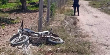 Fallece joven motociclista tras accidente en camino rural de Escuinapa