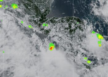 ‘Cristina’ se intensifica en el Pacífico; ‘Boris’ amenaza con lluvias e inundaciones
