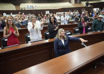 Mirna Luz Lora Aguilar se incorpora a la 65 Legislatura tras rendir protesta como diputada local