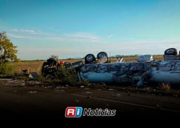 Se vuelca pipa con gasolina en la maxipista Culiacán–Mazatlán; derrama 40 mil litros de combustible