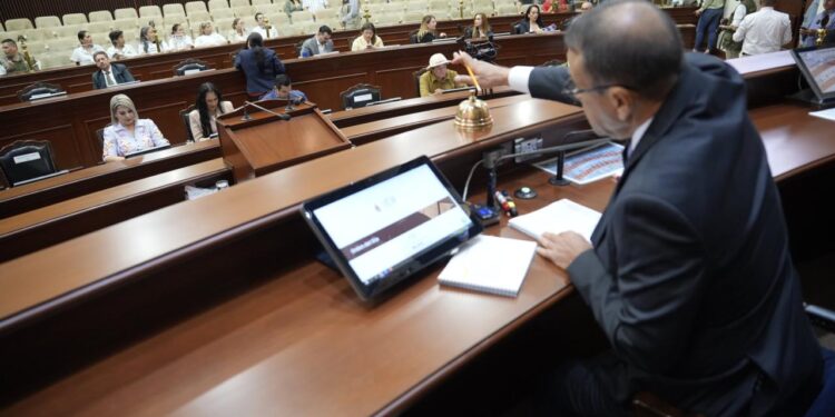 Dan lectura en el Congreso a cinco nuevas iniciativas