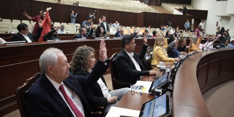 Congreso reforma Constitución local para evitar nepotismo electoral