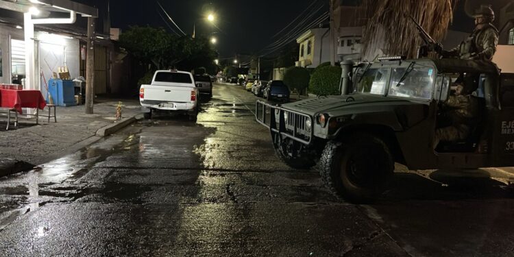 Atacan a balazos a conductor en la colonia Morelos, en Culiacán