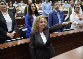 Elige Congreso del Estado al diputado Juan Diego Aranzubia Iturrios como presidente de la Mesa Directiva