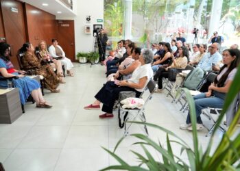 Presenta Congreso del Estado el poemario “A Corazón Abierto” de María de los A. Cervantes