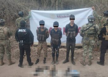 Marina desarticula célula armada, libera a un secuestrado y neutraliza explosivos en el sur de Sinaloa