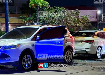Explosión daña dos vehículos y moviliza a cuerpos de emergencia en la colonia Alameda