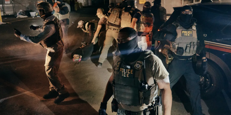 ICE rompió récords de arrestos en julio 2026, con un promedio de 1,474 detenciones diarias