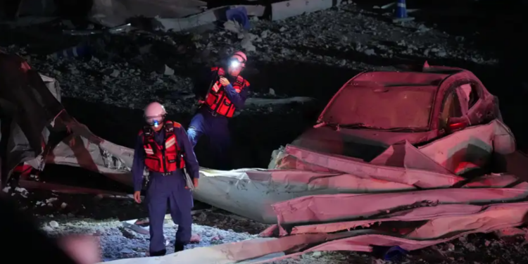 Van 13 muertos tras sismo de magnitud 7,1 en Japón