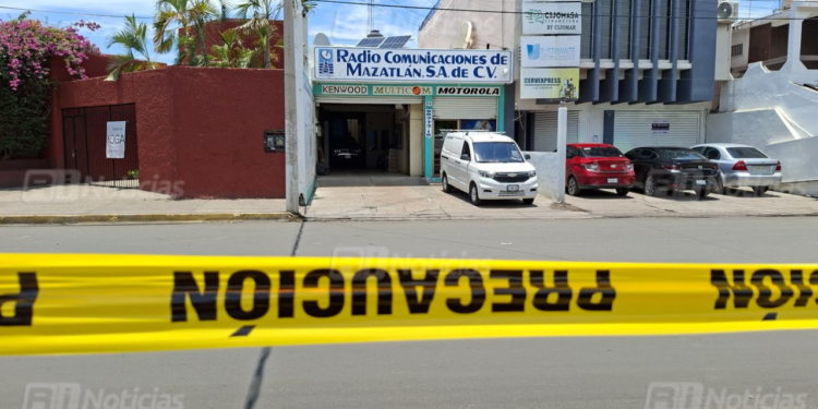 Ataque armado contra negocio de radiocomunicaciones deja un lesionado en Mazatlán