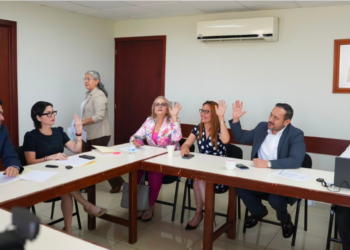 Comisión de Puntos Constitucionales aprueba dos retiros de magistradas del STJ