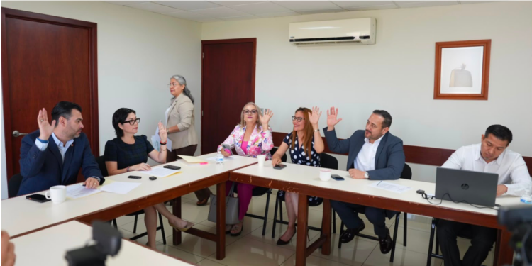 Comisión de Puntos Constitucionales aprueba dos retiros de magistradas del STJ