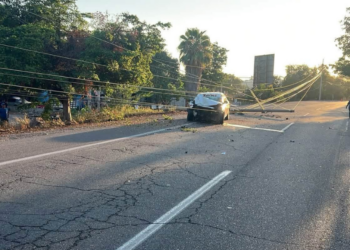Taxista pierde la vida tras chocar con un poste en la carretera estatal de Navolato