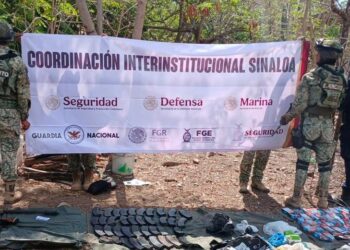 Aseguran importante arsenal y dos vehículos con reporte de robo en Mazatlán