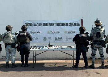 Aseguran pistola, celulares, radio y hasta una laptop en Penal de Aguaruto, en Culiacán
